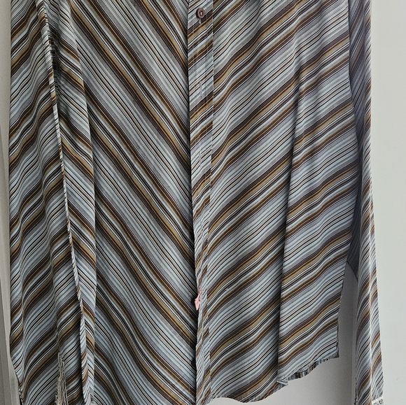 Nice shirt by industry - Picture 2 of 4